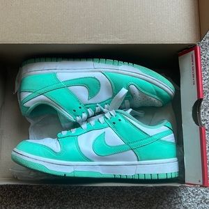 Womens Dunk Low 'Green Glow' sz 7.5